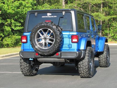 Used 2024 Jeep Wrangler Unlimited AWD/4WD image 9