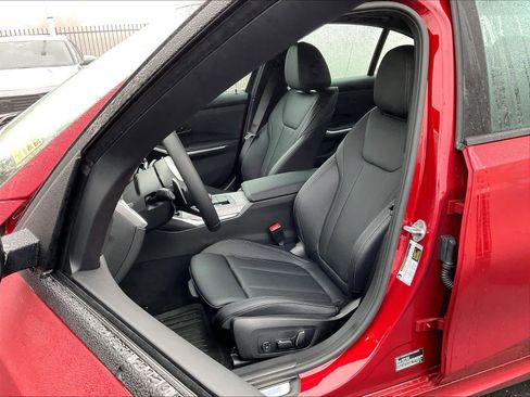 Used 2026 BMW 330i Sedan w/ M Sport Package image 26