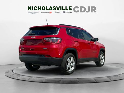 Used 2018 Jeep Compass Latitude w/ Popular Equipment Group AWD/4WD image 5