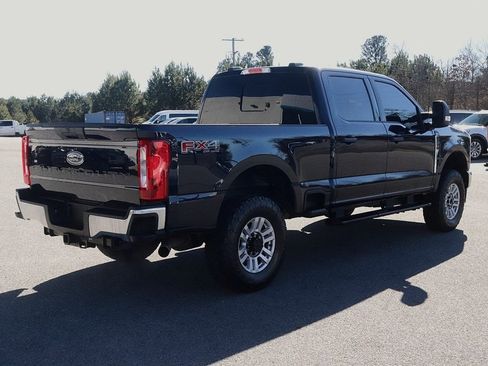 Used 2024 Ford F250 XLT w/ FX4 Off-Road Package image 7