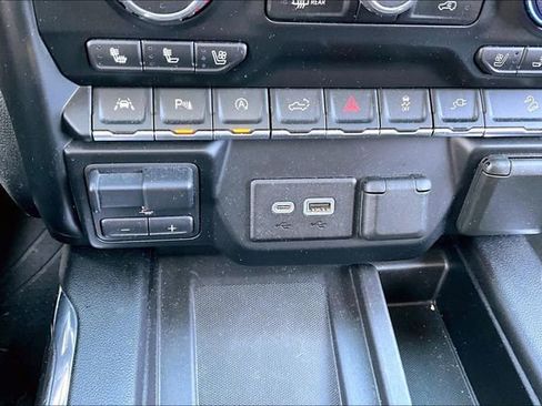 Used 2019 Chevrolet Silverado 1500 LTZ w/ LTZ Premium Package image 33