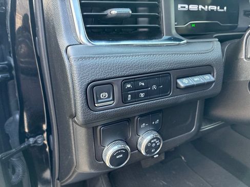 Used 2024 GMC Yukon XL Denali RWD image 26