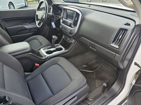 Used 2017 Chevrolet Colorado LT w/ LT Convenience Package AWD/4WD image 11