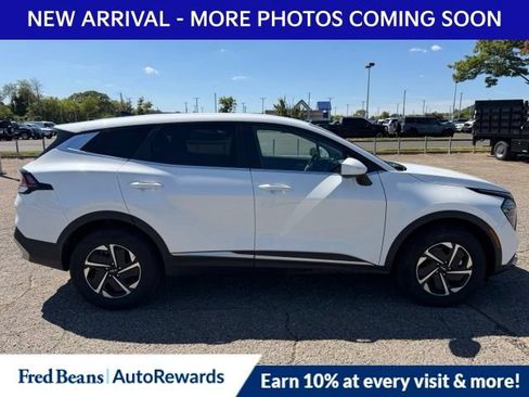 Used 2025 Kia Sportage LX AWD/4WD image 8
