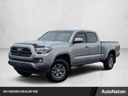 Used 2018 Toyota Tacoma SR5 AWD/4WD image 1