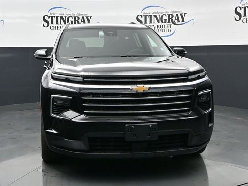 Used 2026 Chevrolet Traverse LT image 2