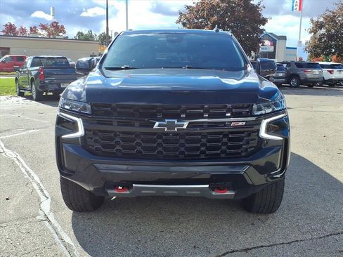 Used 2023 Chevrolet Suburban Z71 w/ Luxury Package image 2