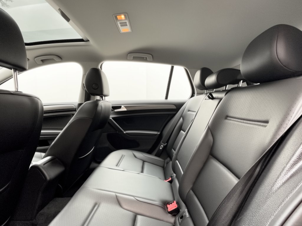 Used 2019 Volkswagen Golf SE w/ Driver Assistance Package FWD image 25