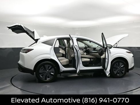 Certified 2025 Nissan Murano SL AWD/4WD image 35