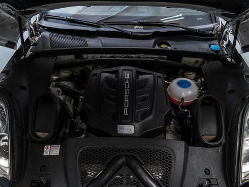 Used 2017 Porsche Macan S image 30