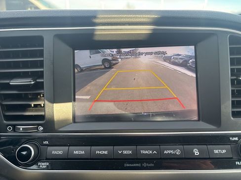 Used 2018 Hyundai Elantra Limited image 27