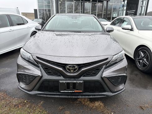 Used 2023 Toyota Camry SE w/ Cold Weather Package image 3