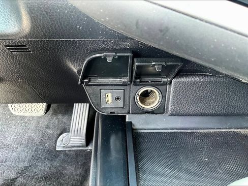 Used 2019 Toyota Camry LE FWD image 17