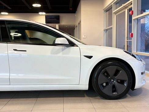 Used 2023 Tesla Model 3 Standard Range image 18