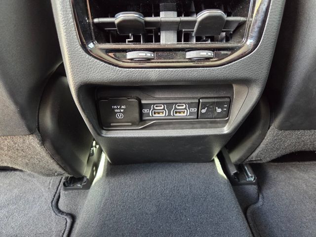Used 2024 Jeep Grand Cherokee Limited RWD image 16