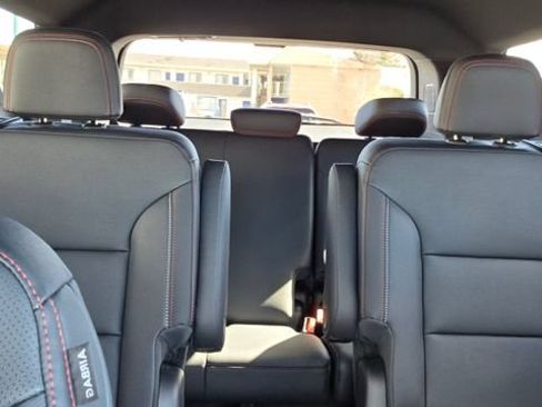 New 2026 Chevrolet Traverse Z71 w/ Enhanced Driving Package AWD/4WD image 27
