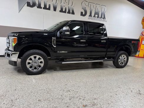 Used 2017 Ford F250 Lariat w/ Lariat Ultimate Package AWD/4WD image 4