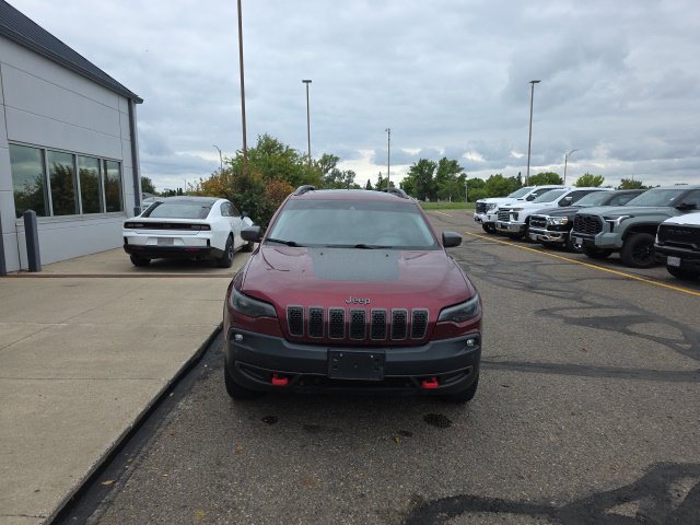 Used 2019 Jeep Cherokee Trailhawk AWD/4WD image 2