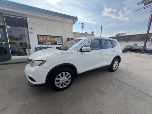 Used 2015 Nissan Rogue S AWD/4WD image 23