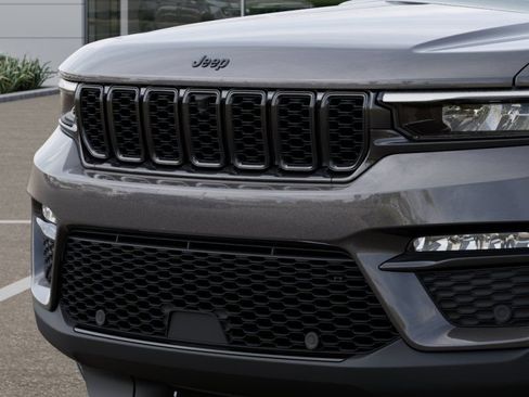 New 2025 Jeep Grand Cherokee Limited w/ Luxury Tech Group II AWD/4WD image 12