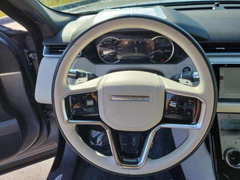 Used 2022 Land Rover Range Rover Velar R-Dynamic S image 29