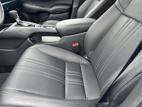 Used 2026 Honda HR-V EX-L image 13