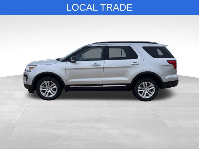 Used 2018 Ford Explorer XLT w/ Equipment Group 202A AWD/4WD image 3