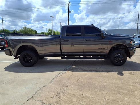 Used 2024 RAM 3500 Laramie w/ Night Edition image 24