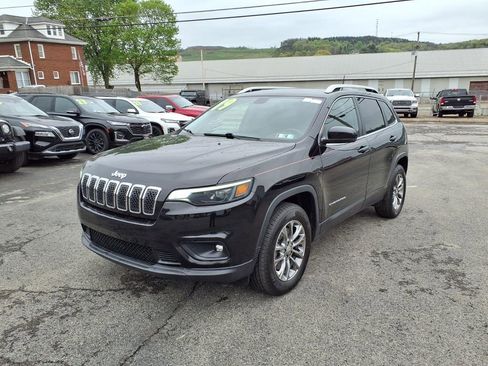 Certified 2019 Jeep Cherokee Latitude Plus AWD/4WD image 3