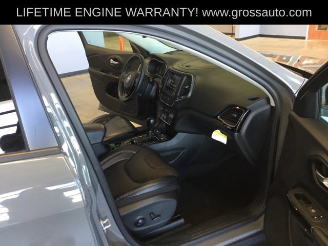 Used 2023 Jeep Cherokee Altitude Lux AWD/4WD image 32