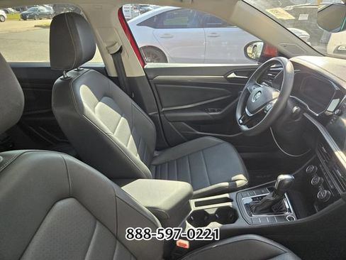 Certified 2021 Volkswagen Jetta SEL FWD image 9