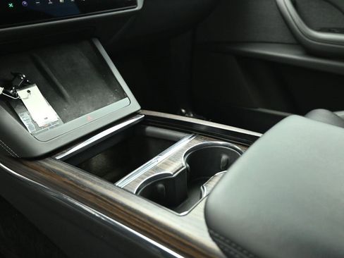 Used 2022 Tesla Model X image 14