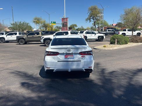 Used 2023 Toyota Camry SE image 6