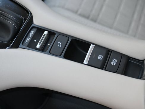 New 2026 Honda HR-V LX image 23