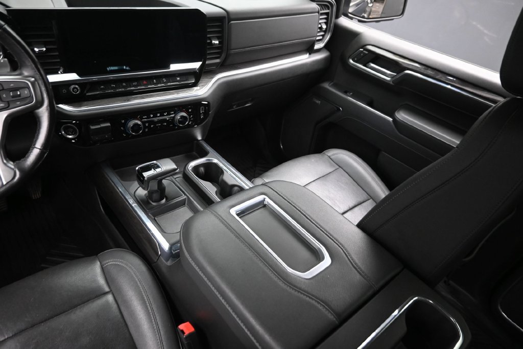 Used 2022 Chevrolet Silverado 1500 LTZ AWD/4WD image 15
