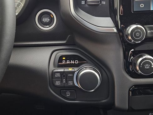 New 2026 RAM 1500 4x4 Crew Cab image 21