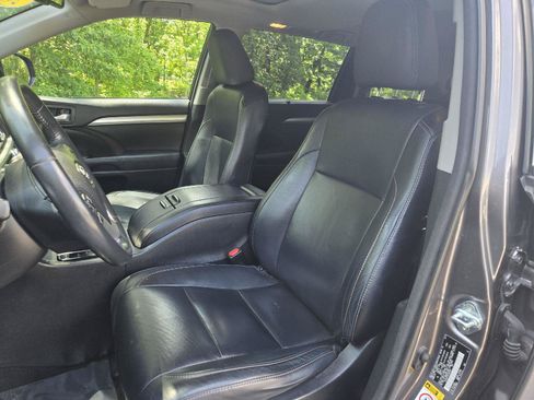 Used 2015 Toyota Highlander XLE AWD/4WD image 13