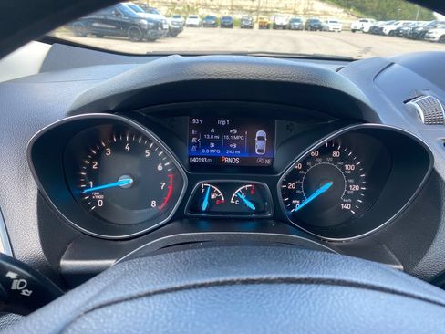 Used 2019 Ford Escape SE FWD image 16