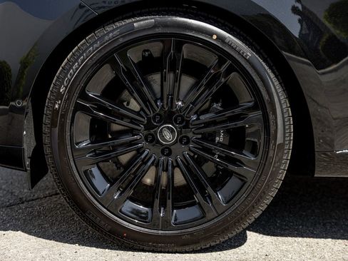 New 2025 Land Rover Range Rover Autobiography image 11