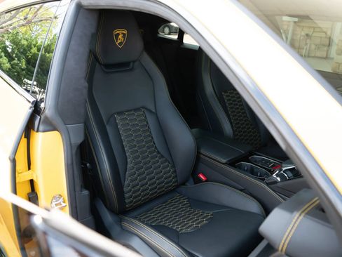 Used 2021 Lamborghini Urus AWD/4WD image 55