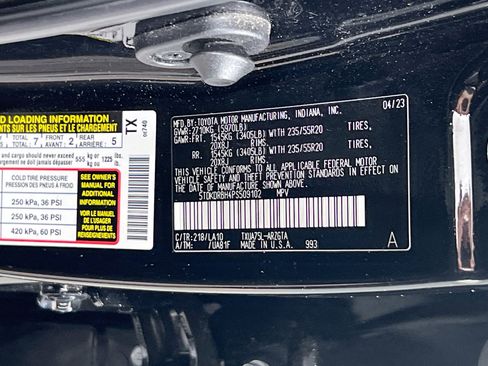 Used 2023 Toyota Highlander Platinum AWD/4WD image 32