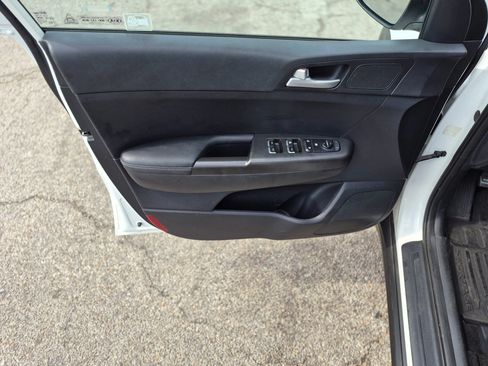 Used 2017 Kia Sportage LX FWD image 20