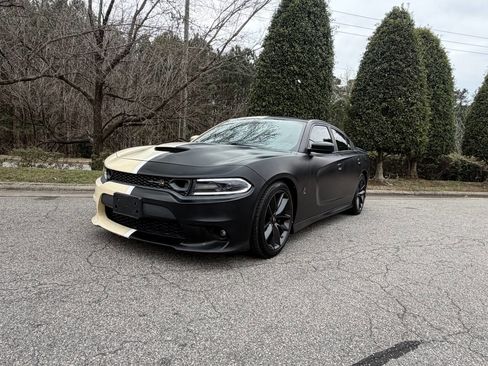 Used 2019 Dodge Charger Scat Pack image 5