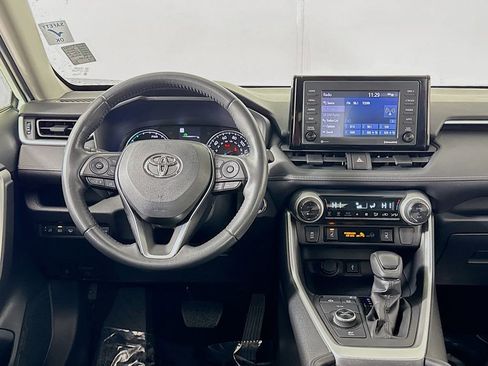 Used 2022 Toyota RAV4 XLE w/ Convenience Package image 12
