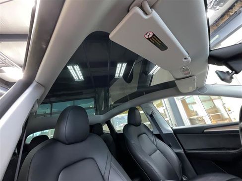 Used 2023 Tesla Model Y Performance AWD/4WD image 29