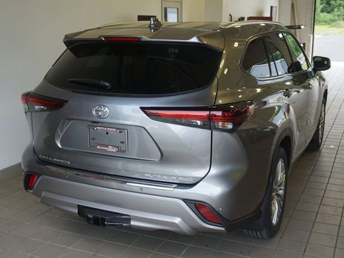 New 2026 Toyota Highlander Platinum AWD/4WD image 20