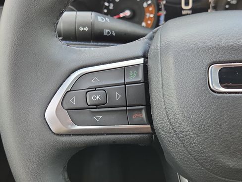 Used 2026 Jeep Compass Latitude AWD/4WD image 19