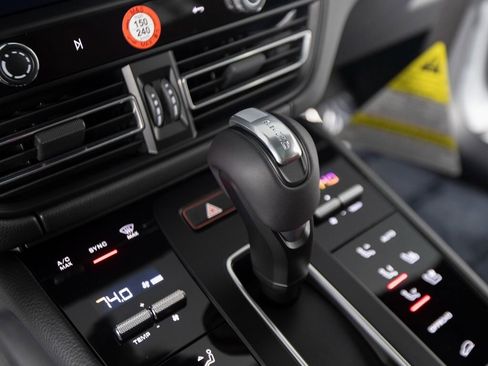 New 2026 Porsche Macan Turbo image 24