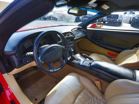 Used 2002 Chevrolet Corvette Coupe RWD image 7