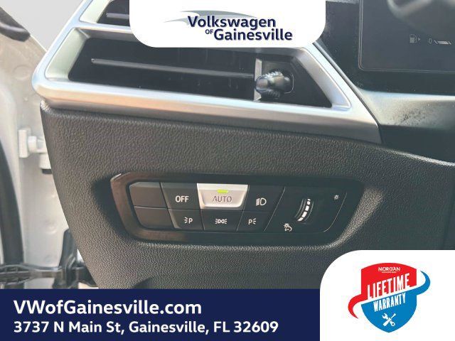 Used 2026 BMW 330i xDrive Sedan w/ Convenience Package AWD/4WD image 28